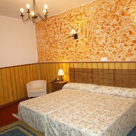 Gran La Mesnada Bed & Breakfast